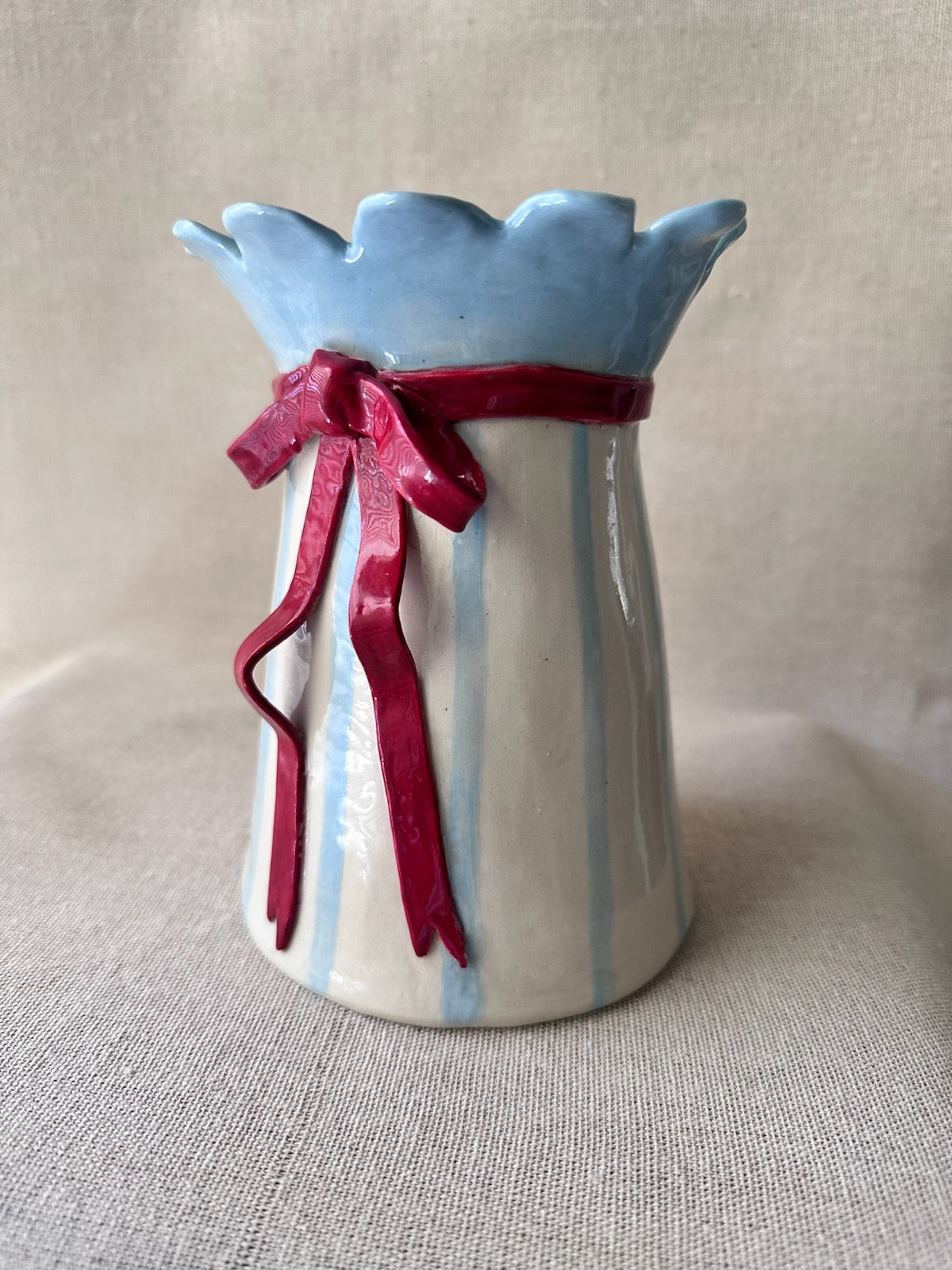 Casie Hughes ( Loop Sisters ) - The Bow - scalloped vase